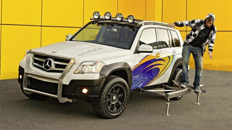 Illustration for article titled A 2010 Mercedes GLK With Off-Road Mods Would Look Real Good Right About Now